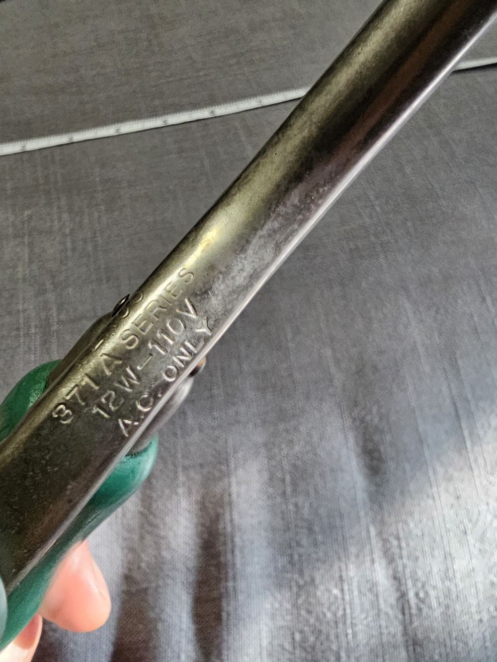 Vintage Green Handheld Curling Iron - Picture 3 of 5